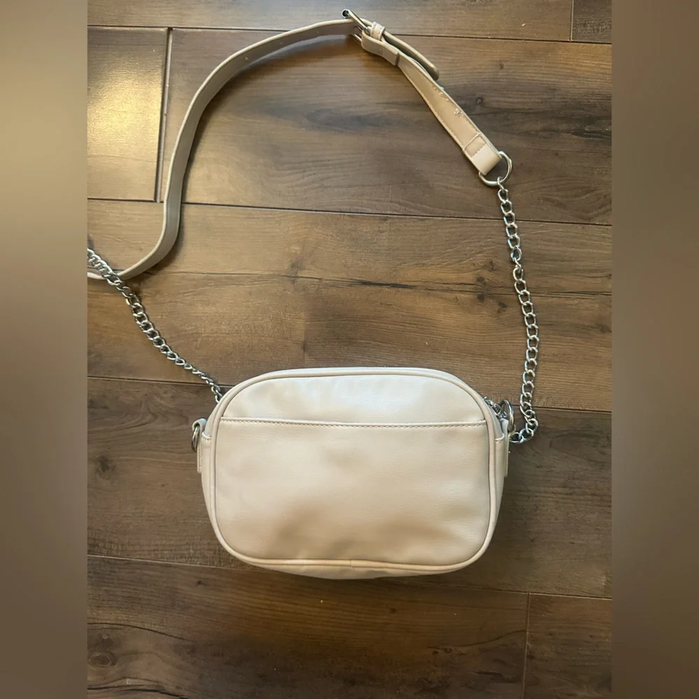 Badgley Mischka Ivory Quilted Crossbody Camera Bag Chain Strap Chic - Picture 5 of 8